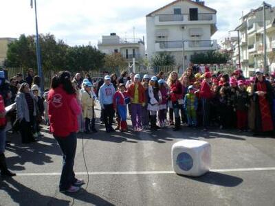 Πάτρα: Το Πλήρωμα 94 δίνει στα Χριστούγε...