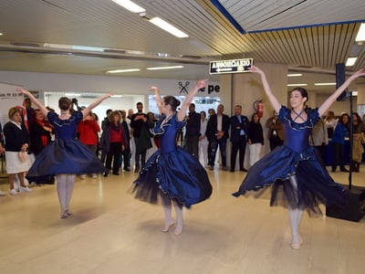 Χριστουγεννιάτικο κλίμα στο Πανεπιστημια...