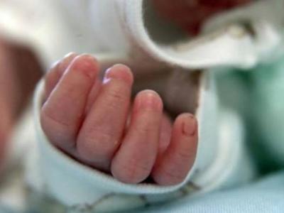 Ισπανία: 19χρονη που όταν γεννήθηκε δόθη...