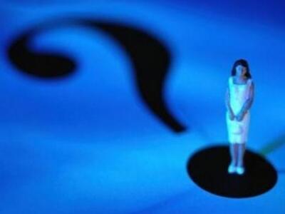 Απειλούν με έξωση γνωστή παρουσιάστρια- ΦΩΤΟ