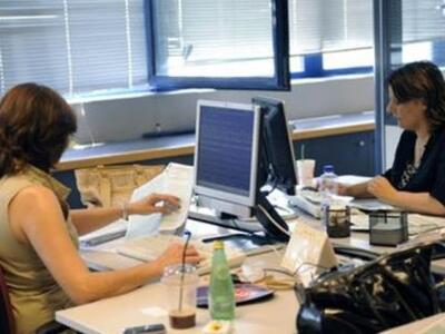 Επιστρέφει ο 13ος μισθός στο Δημόσιο ως… μπόνους