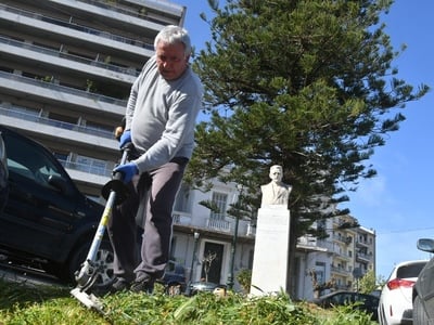 Πάτρα: Συνεχίζονται με αμείωτο ρυθμό οι εργασίες καθαρισμού, κουρέματος γκαζόν και κλαδέματος