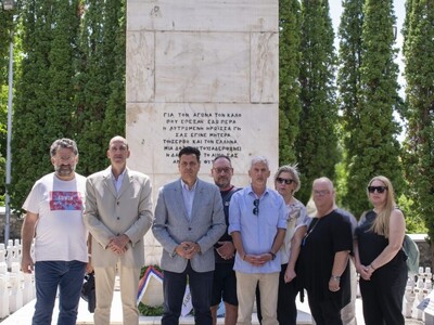 Ο Πέτρος Ψωμάς και αντιπροσωπεία του σπι...