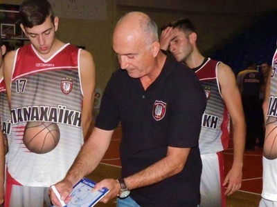 Ο Αλέκος Πολυδωρόπουλος στον πάγκο του Έσπερου 