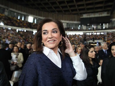 H Nτόρα Μπακογιάννη αφήνει ανοικτό το εν...