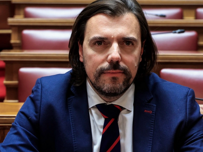 Ο Πέτρος Παππάς τα αλλάζει για τον έπαιν...