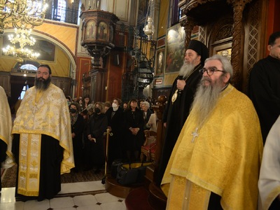 ΠΑΤΡΑ: Τιμήθηκε ο επί 30 χρόνια ιεροψάλτης της Ευαγγελίστριας - Λαμπαδάριος του Ναού