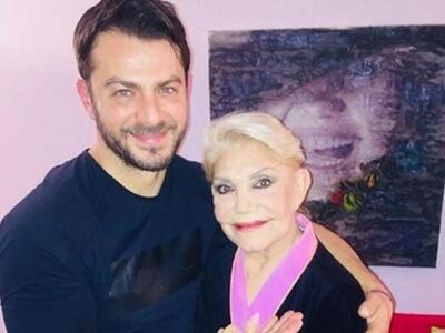 Η Μαρινέλλα έκλεισε τα 80 και φωτογραφήθ...