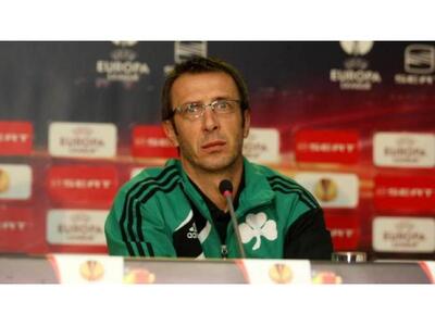 Παραμένει ο Νιόπλιας μετά την στήριξη από Πατέρα 