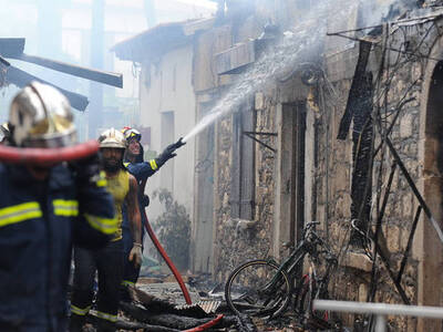 Φωτιά στο ιστορικό κέντρο της Μυτιλήνης