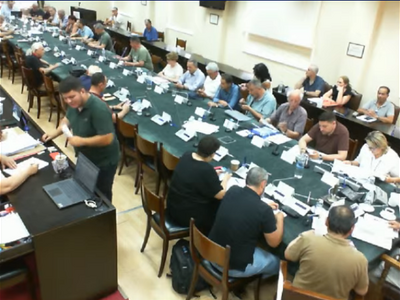 Δημοτικό Συμβούλιο Πάτρας: Ψήφισμα καταγ...