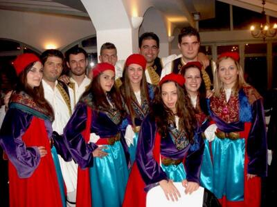 Το αδιαχώρητο στην βραδιά των χορευτικών...