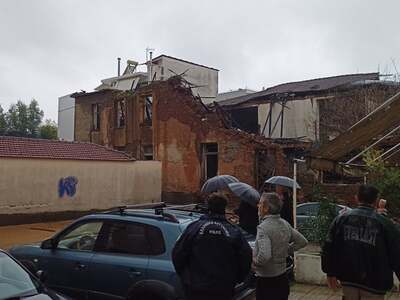 Κρίσιμη η κατάσταση στην Αιτωλοακαρνανία: Εκκεννώσεις οικισμών- Κατέρρευσε τμήμα των Καπναποθηκών Ηλίου στο Αγρίνιο: – Από θαύμα δεν είχαμε τραυματισμό