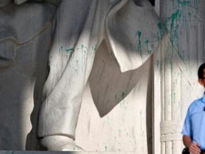 ΗΠΑ: Βανδάλισαν το μνημείο του Λίνκολν