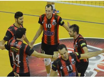 Bόλεϊ: Με ...σούπερ Ρουμελιώτη η Παναχαϊ...