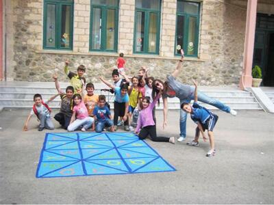 Με ανεξάντλητο κέφι συνεχίζει τις δράσει...