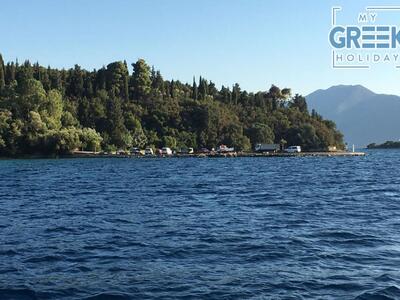 Τα οχήματα των εργατών και του υπόλοιπου...