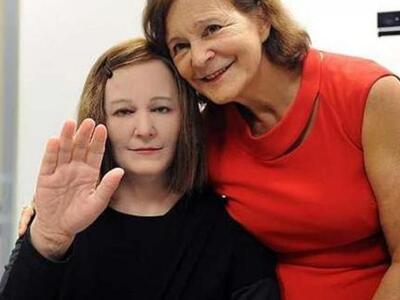 Δείτε τη Ναντίν: Το πρώτο ρομπότ που μοι...