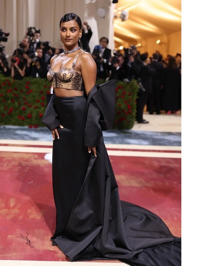 Σιμόν Ασλει με Moschino