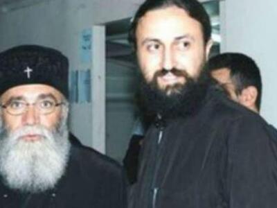 Ο Παπαροκάς που πέταξε τα ράσα και έγινε...