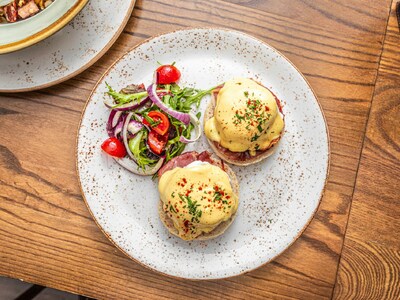 Η απόλυτη συνταγή αυγών μπένεντικτ από τ...