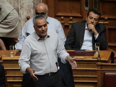 Με την υπογραφή Σκουρλέτη η πώληση του 17% της ΔΕΗ