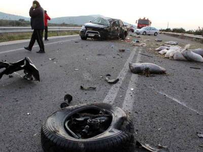 Τριάντα πέντε άτομα έχασαν τη ζωή τους κ...