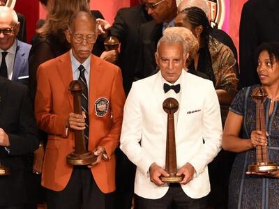 twitter.com/nbahellas