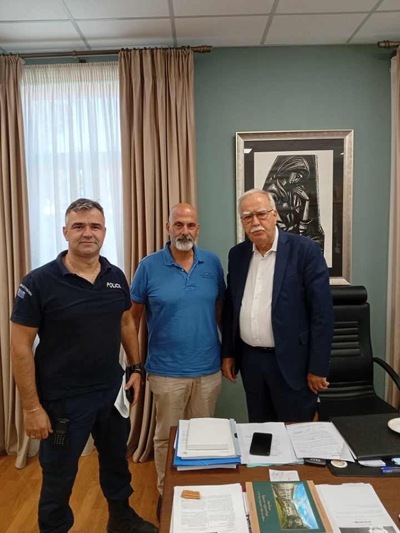 Στην φωτογραφία ο Δήμαρχος Καλαβρύτων Θα...