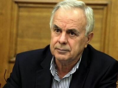 Ο πρώην υπουργός Βαγγέλης Αποστόλου στη ...