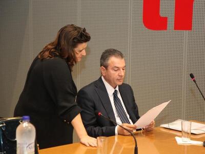 Ο νομάρχης Δημήτρης Κατσικόπουλος με την...