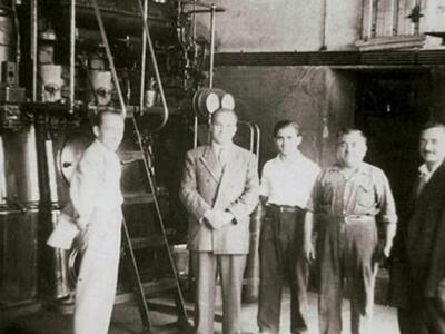 Το μηχανοστάσιο, 1950-1952