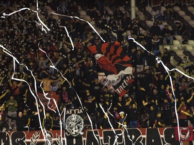 Στην εξέδρα δεν χάνουν ποτέ... Ακόμα ένα...