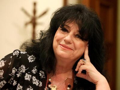 Η Άννα Βαγενά υποσχέθηκε να μοιράζεται τ...