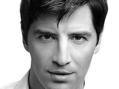 Το αισθησιακό στριπτίζ του Σάκη Ρουβά-Δε...