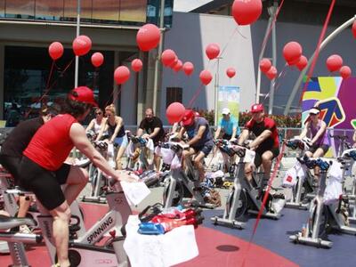 Το Spinning Marathon των Holmes Place