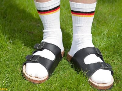 Πεδιλάκι, σοσονάκι, και η viral ανάρτηση...