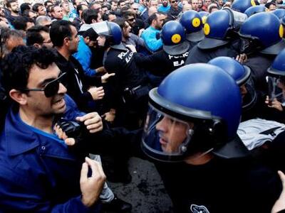 Οι Κύπριοι κατέβηκαν στους δρόμους και η...