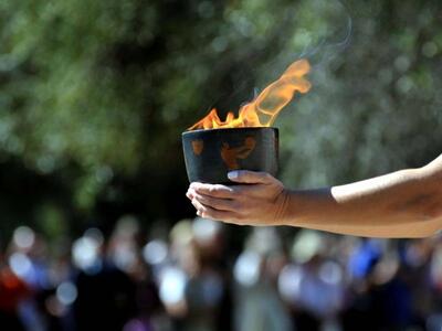 Η Μενεγάκη ανάβει την Ολυμπιακή Φλόγα στ...