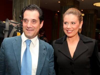 Ευγενία Μανωλίδου: Περιγράφει τα πρώτα ρ...