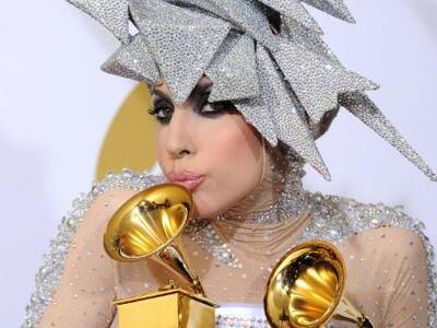 Η Lady Gaga μεταμορφώθηκε σε σέξι γοργόν...