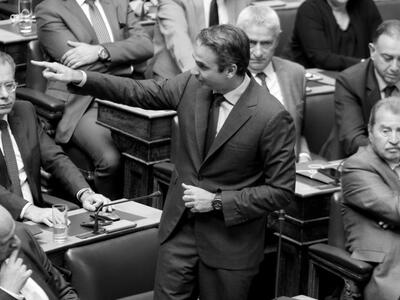 ΝΔ: Η κυβέρνηση βγαίνει τραυματισμένη απ...