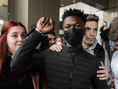 Στην Ελλάδα θα μείνει ο αριστούχος μαθητ...