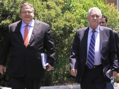 Σύσκεψη αρχηγών: Κόκκινη γραμμή οι απολύ...