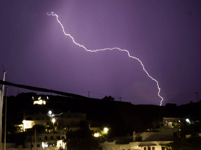 Αιτωλοακαρνανία: Κεραυνός σκότωσε 150 ζώ...