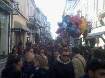 Το αδιαχώρητο χθες στο κέντρο της Πάτρας...