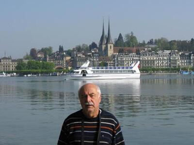 Ή τσίριζα ή σφύριζα