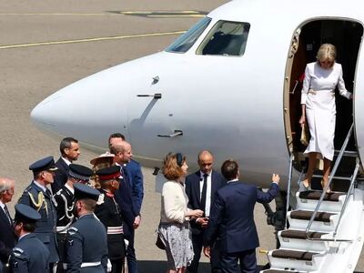 Εμανουέλ Μακρόν: Η στιγμή που η Μπριζίτ ...