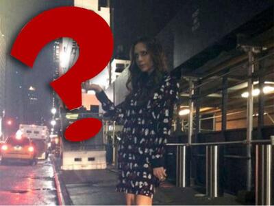 Tι κρατάει στην παλάμη της η Βικτόρια Μπέκαμ; 