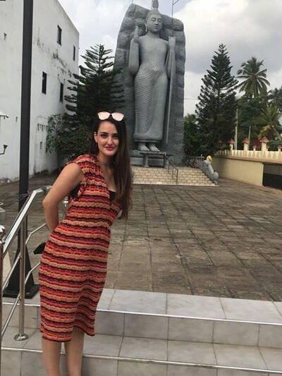Aukana Buddha Statue, Colombo, Sri Lanka